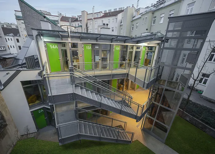 Smart Living - Hauptbahnhof - Self Check-in 4*
