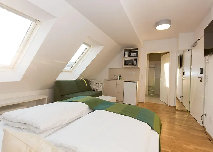 Апарт-отель Smart Living - Hauptbahnhof - Self Check-in 4*