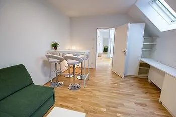 Апарт-отель Smart Living - Hauptbahnhof - Self Check-in 4*